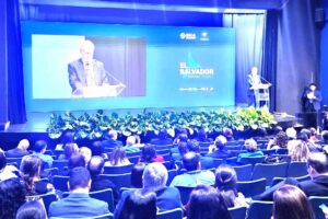 Dave Rivard dedicated the new library in San Salvador